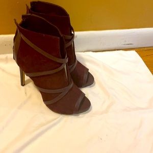 Burgundy heels great for fall suede size 8